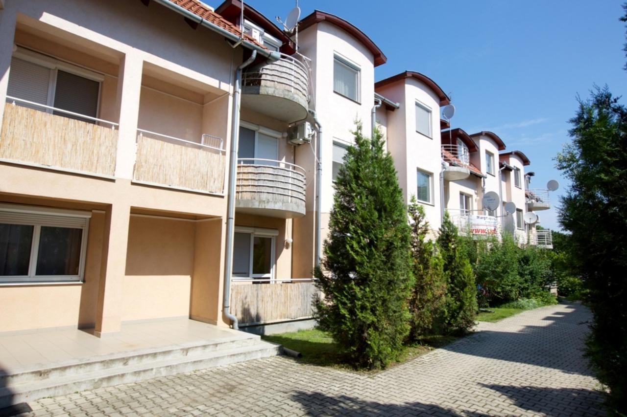 Zoli Apartmanok-Adri Koelcsey 32 Hajdúszoboszló Exterior foto